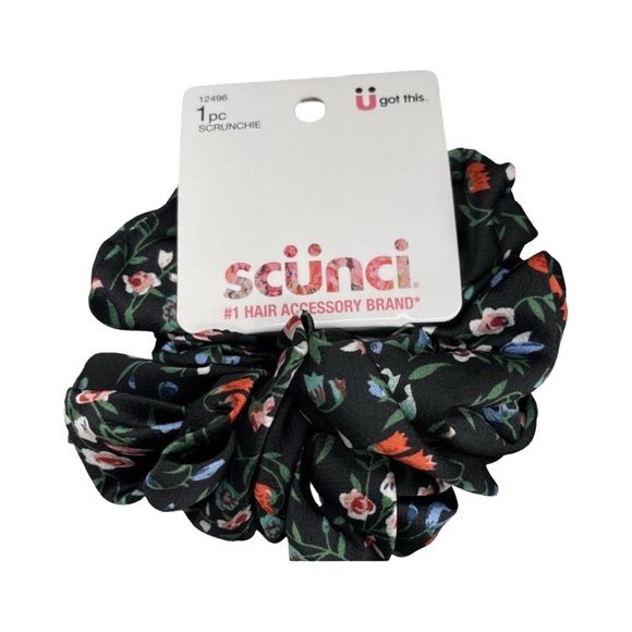 Scunci Floral Black Hair Scrunchies 2pc set - Picture 2 of 4